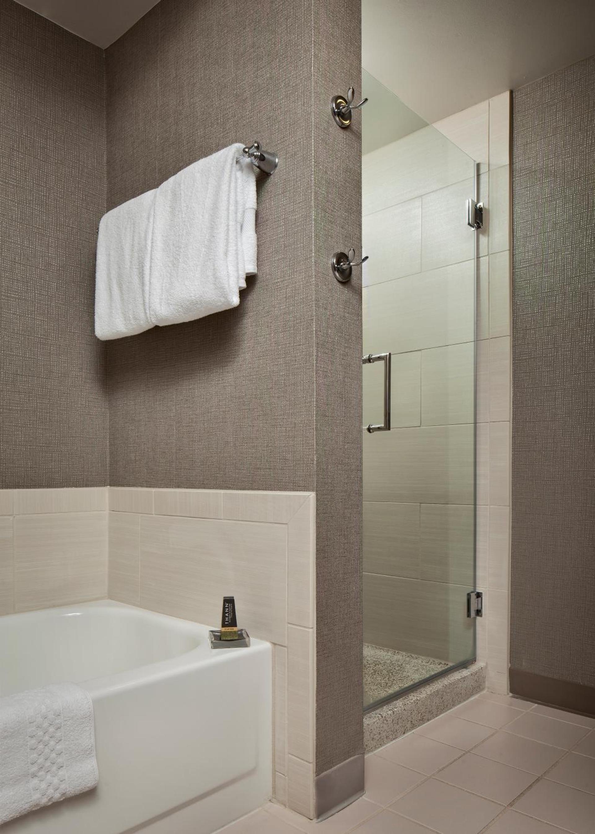 Chicago Marriott Suites Deerfield photo 32