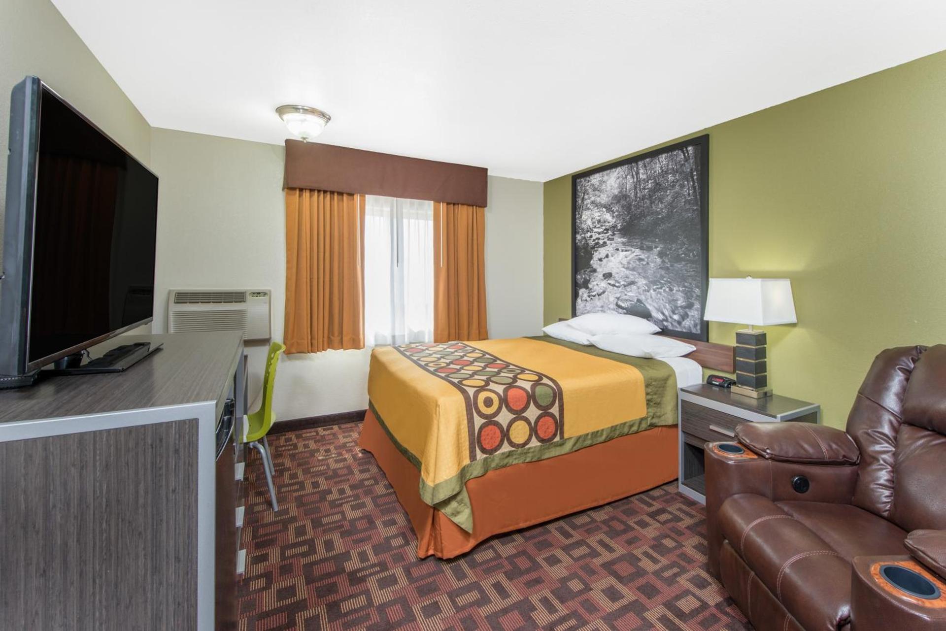Super 8 by Wyndham Moberly MO photo 33