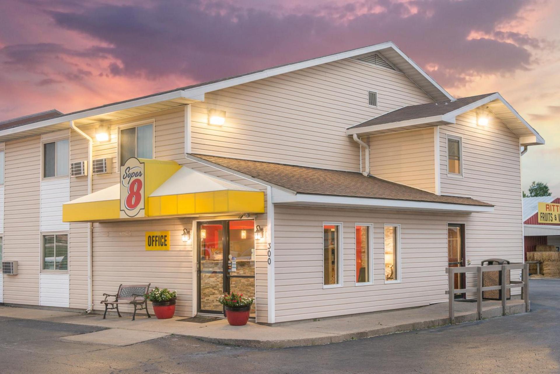 Super 8 by Wyndham Moberly MO photo 25