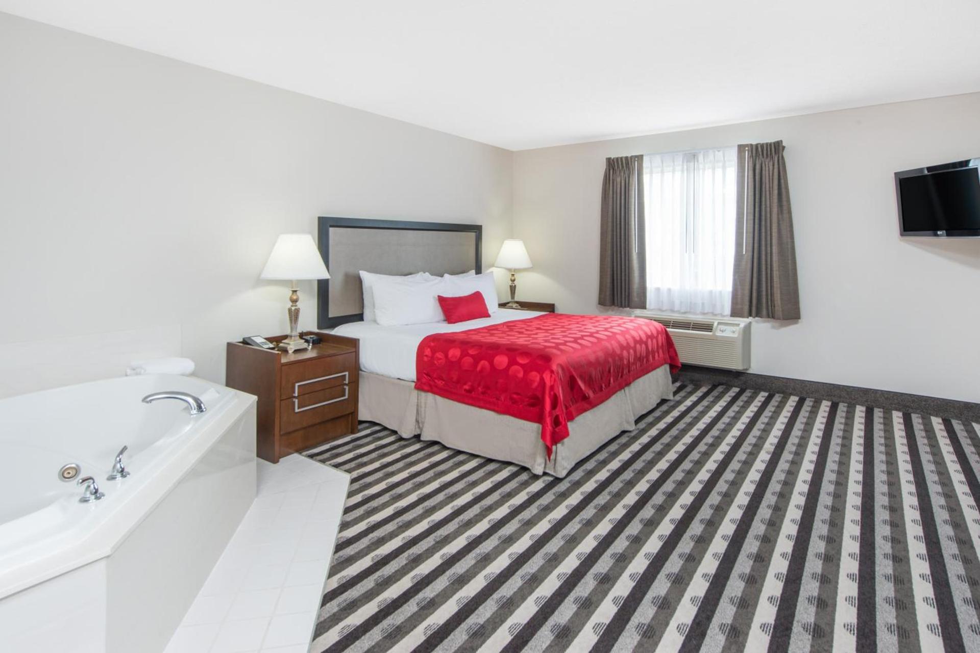 Ramada by Wyndham Springfield North photo 44
