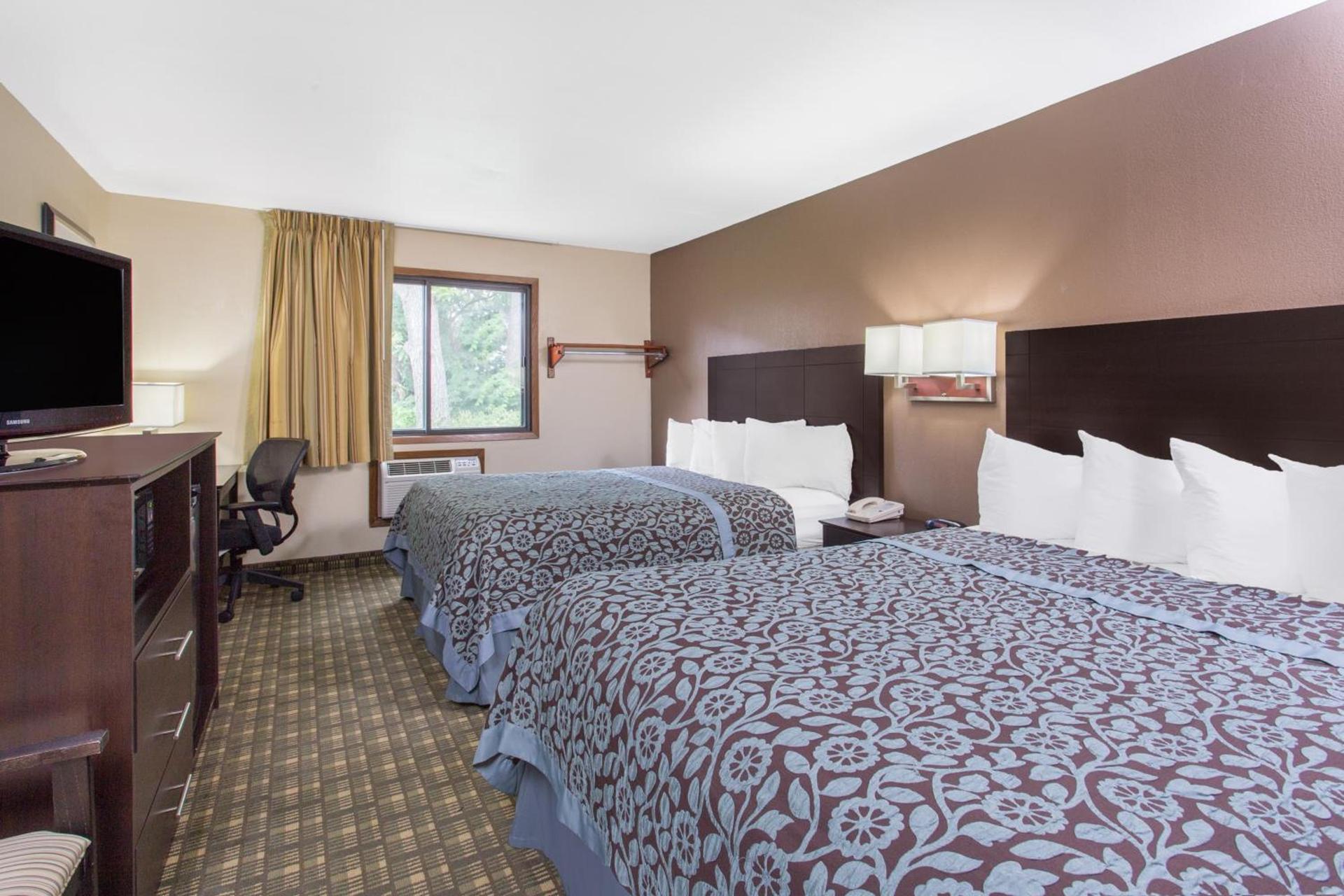 Days Inn & Suites by Wyndham Waterloo photo 45
