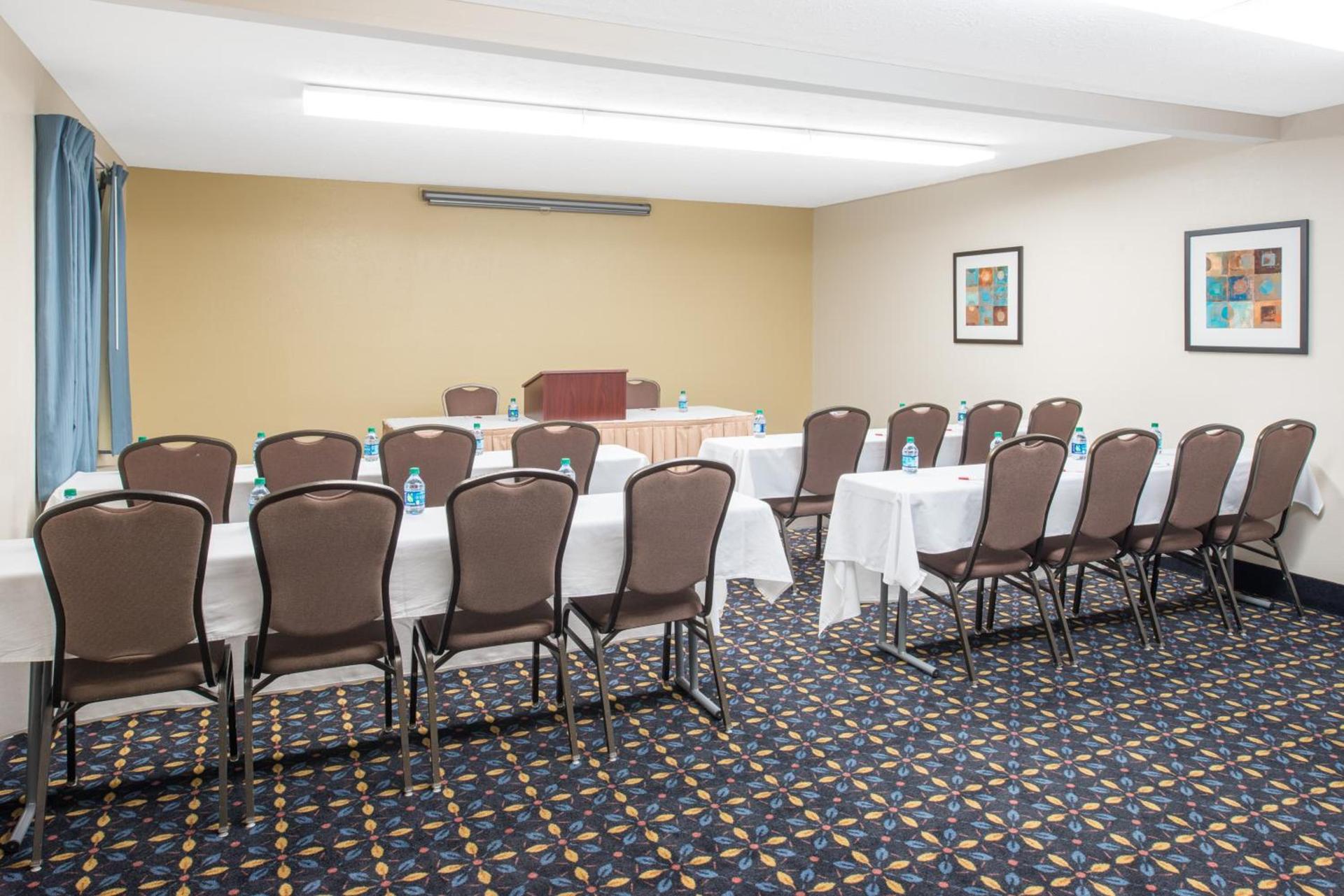 Ramada by Wyndham Springfield North photo 37