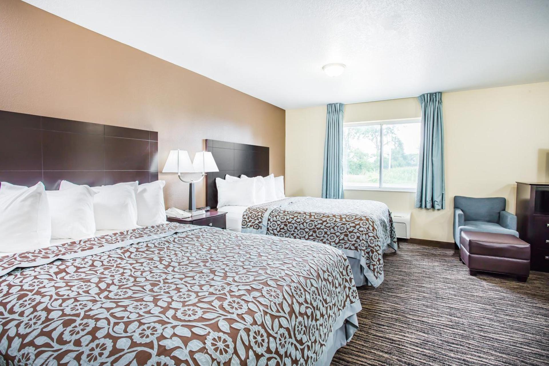 Days Inn by Wyndham Evansdale Waterloo photo 37