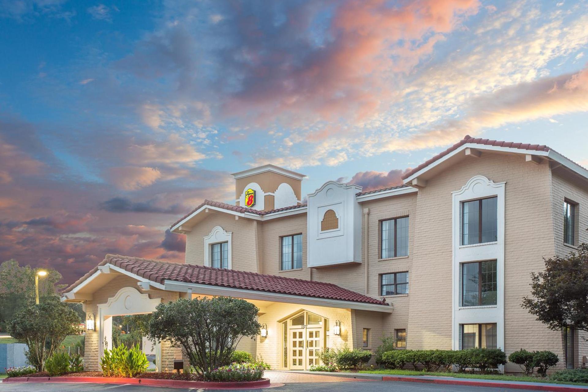 Super 8 by Wyndham Austell/Six Flags photo 25