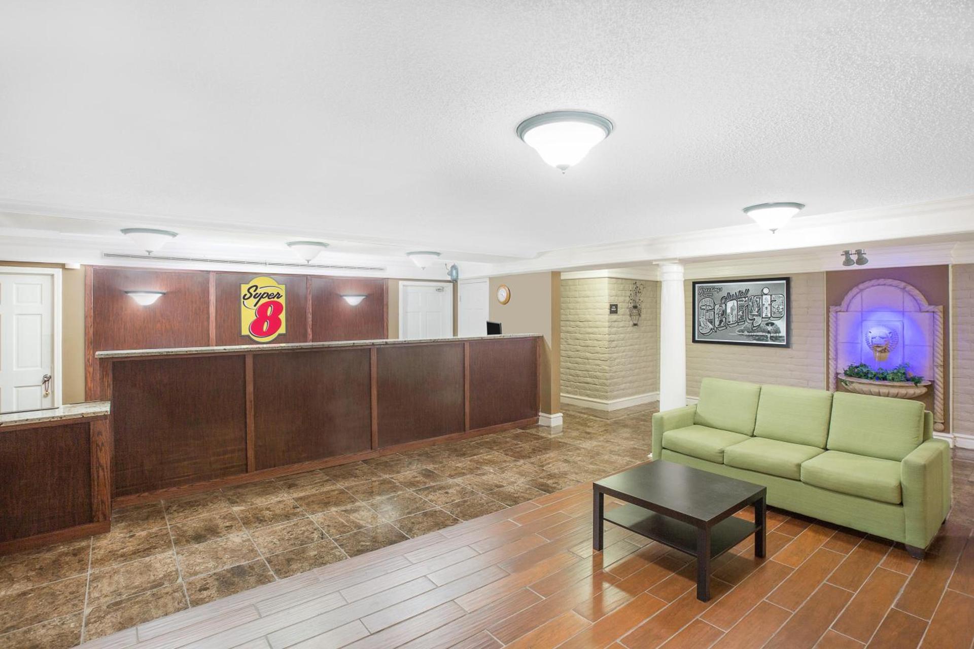 Super 8 by Wyndham Austell/Six Flags photo 12