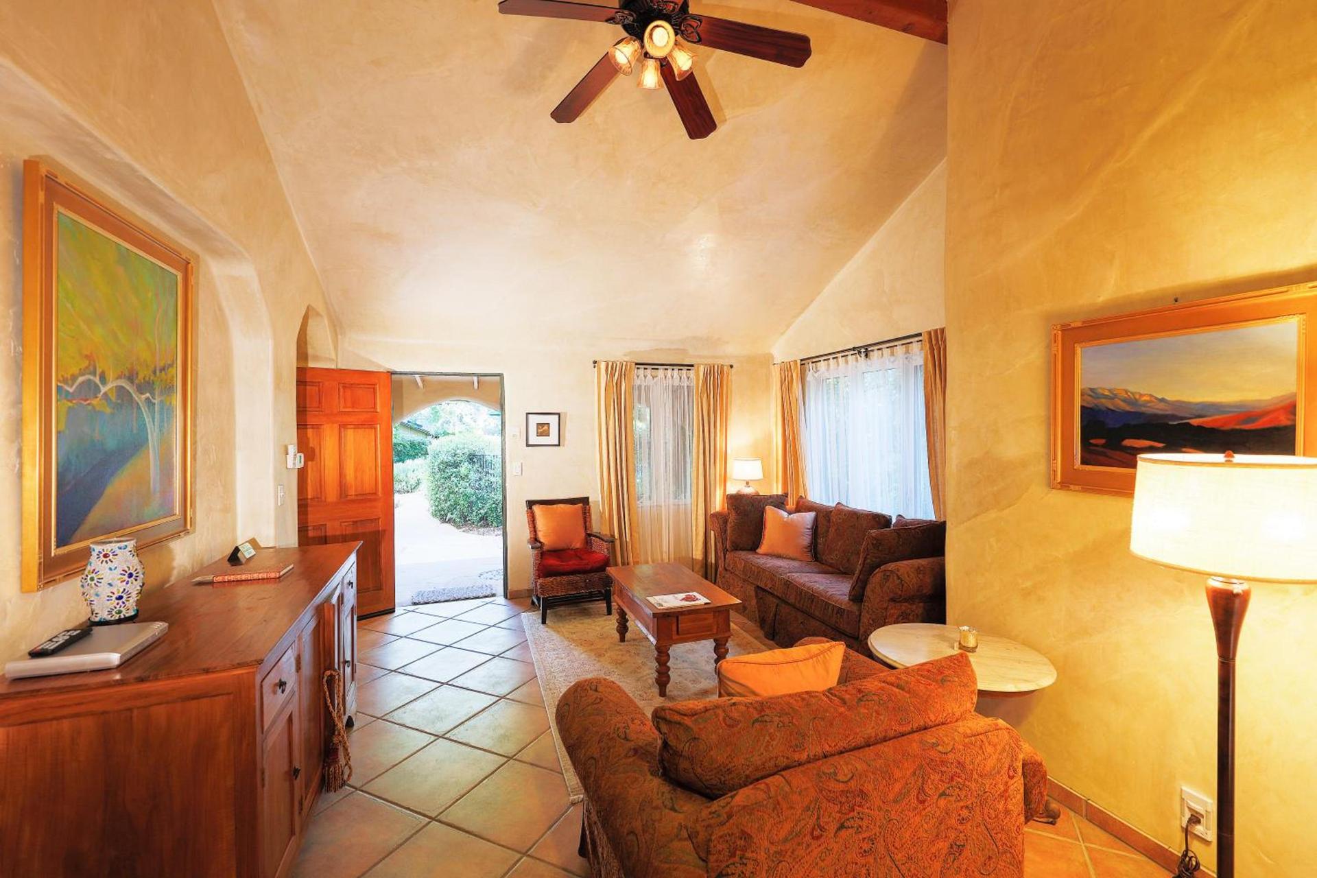 The Emerald Iguana Inn photo 32