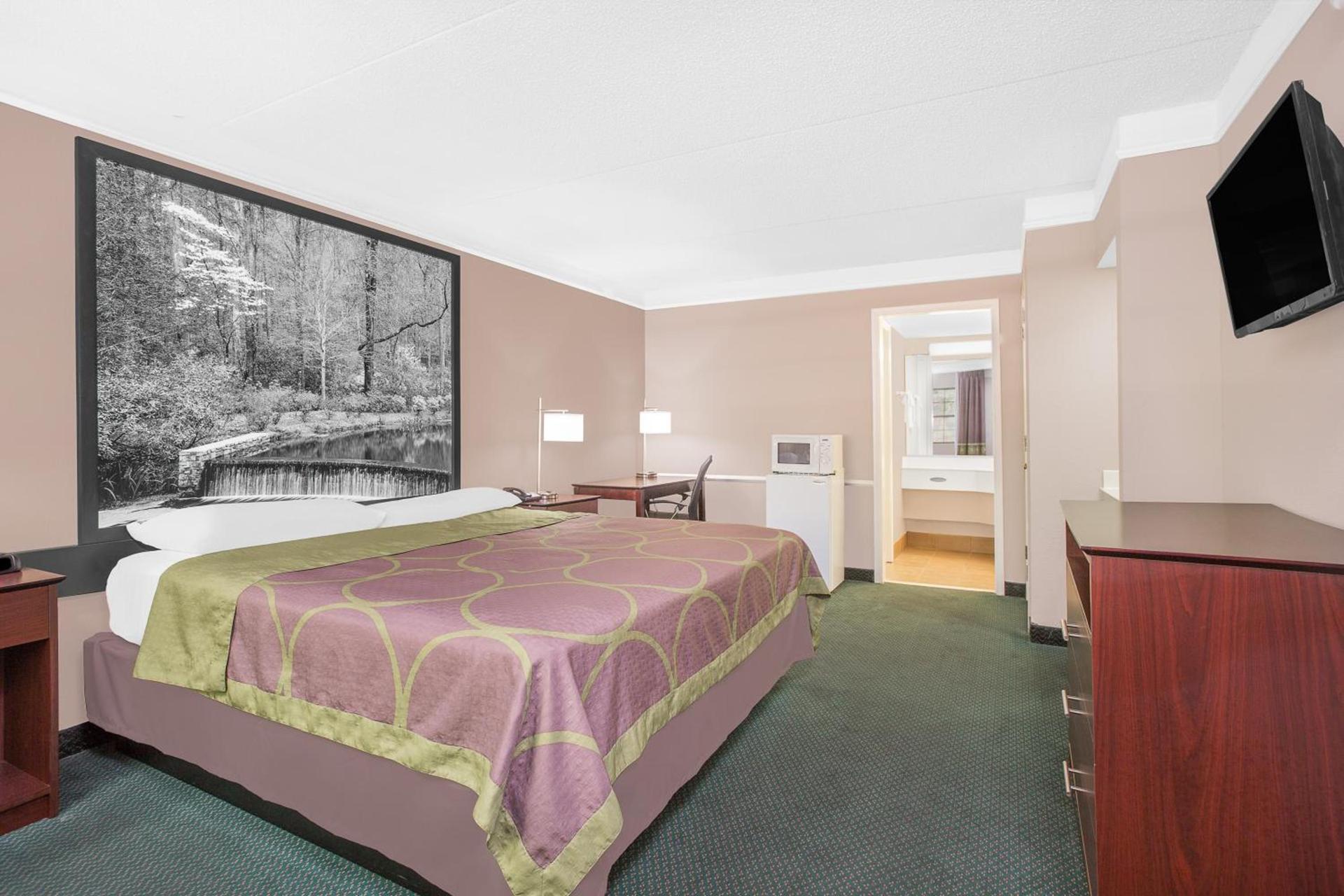 Super 8 by Wyndham Austell/Six Flags photo 33
