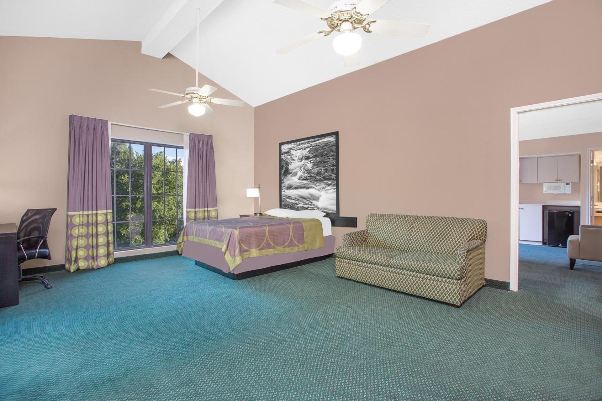 Super 8 by Wyndham Austell/Six Flags photo 23