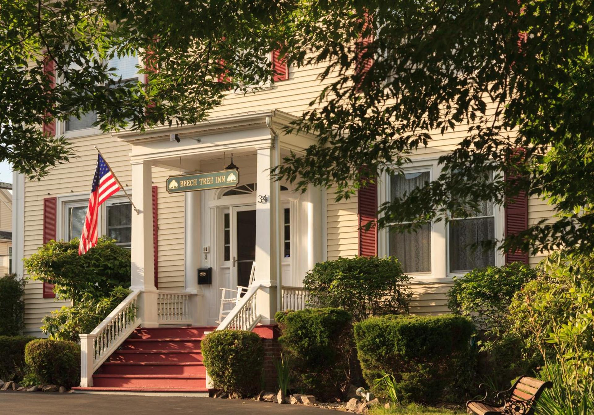 Beech Tree Inn and Cottage — hotel in Newport