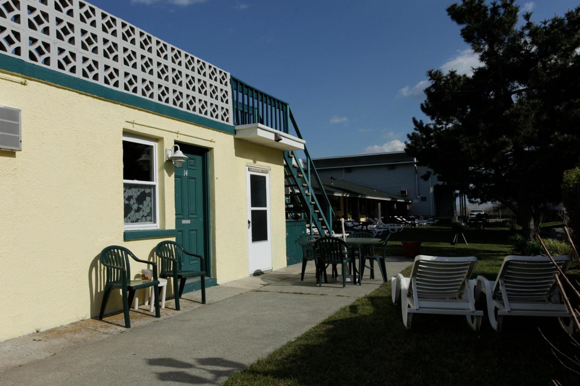 The Buckingham Motel Adults only photo 22