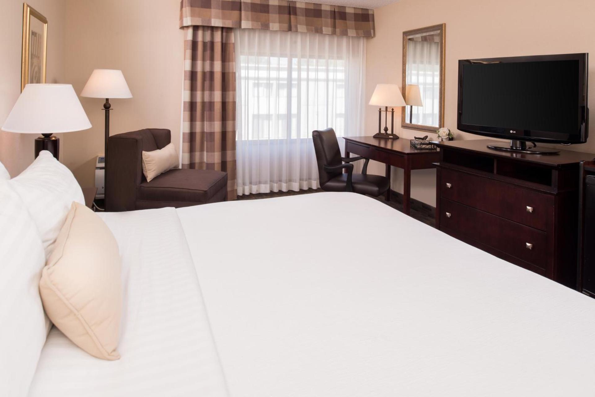 Ramada by Wyndham Midtown Grand Island photo 38
