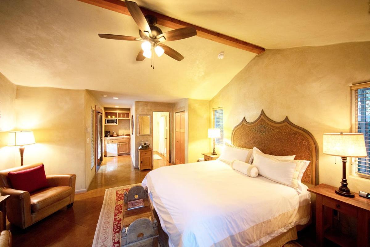 The Emerald Iguana Inn photo 37