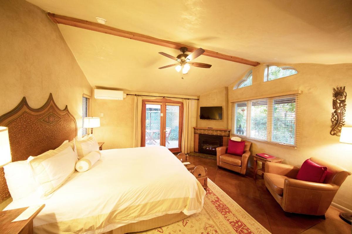 The Emerald Iguana Inn photo 38