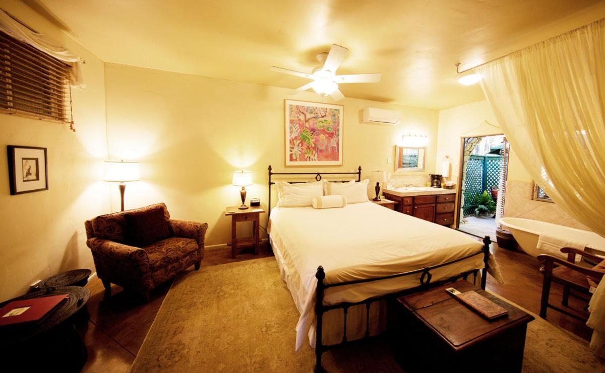 The Emerald Iguana Inn photo 41