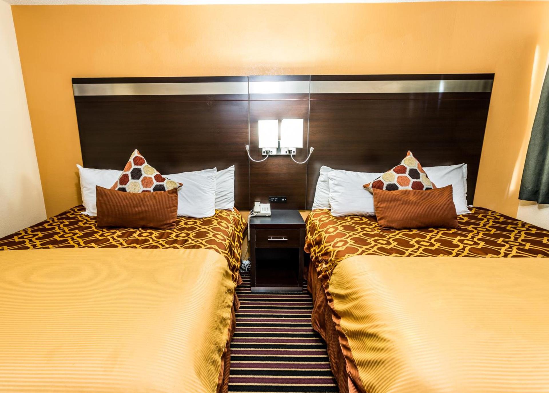Signature Inn Medford Downtown - Newly Renovated photo 18