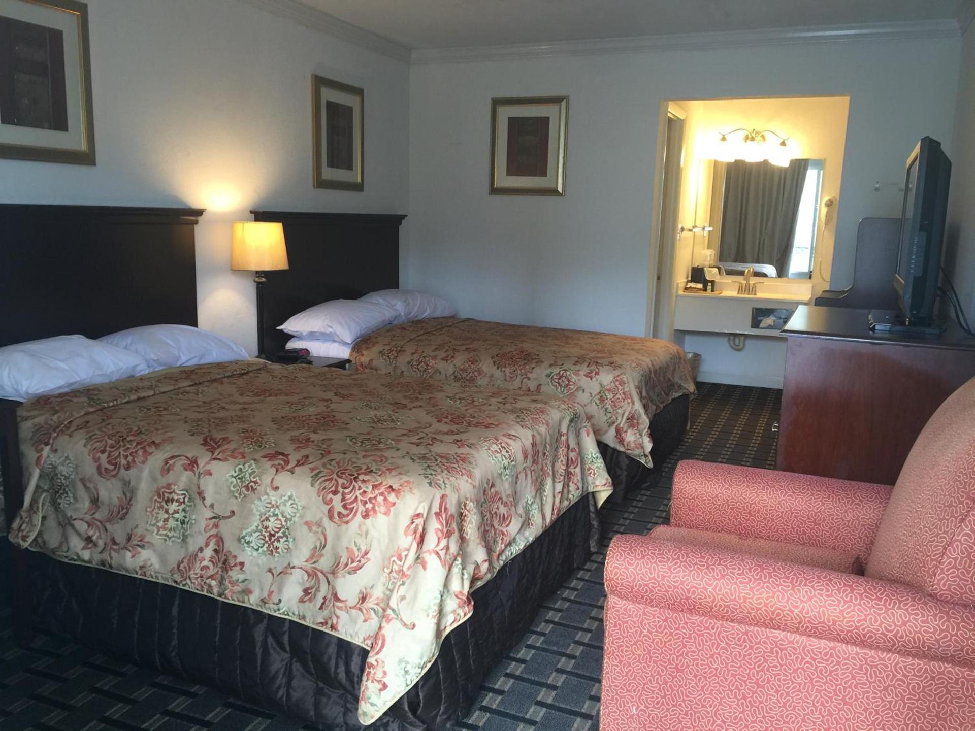 Houston Inn and Suites photo 15