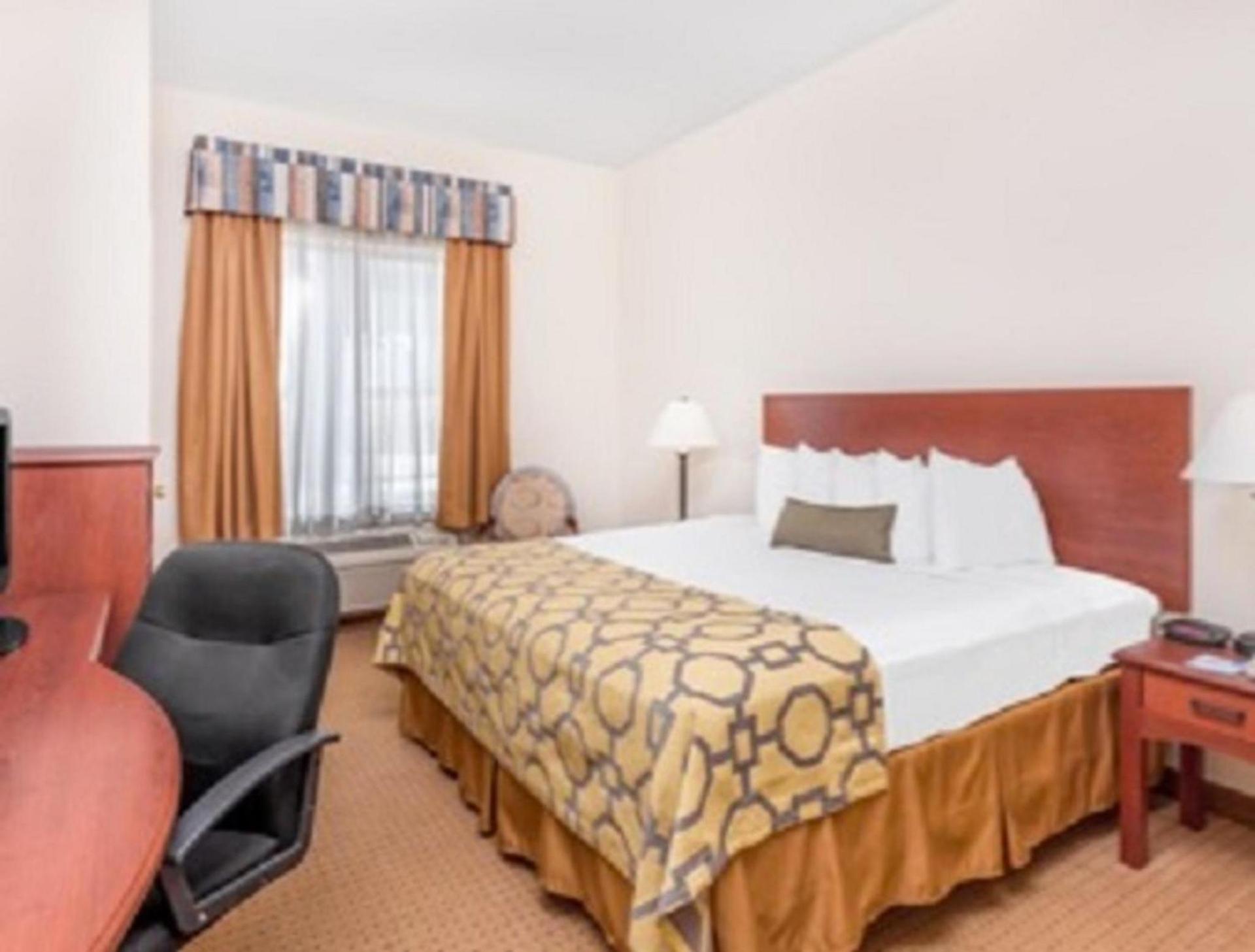 Baymont by Wyndham Cartersville photo 19