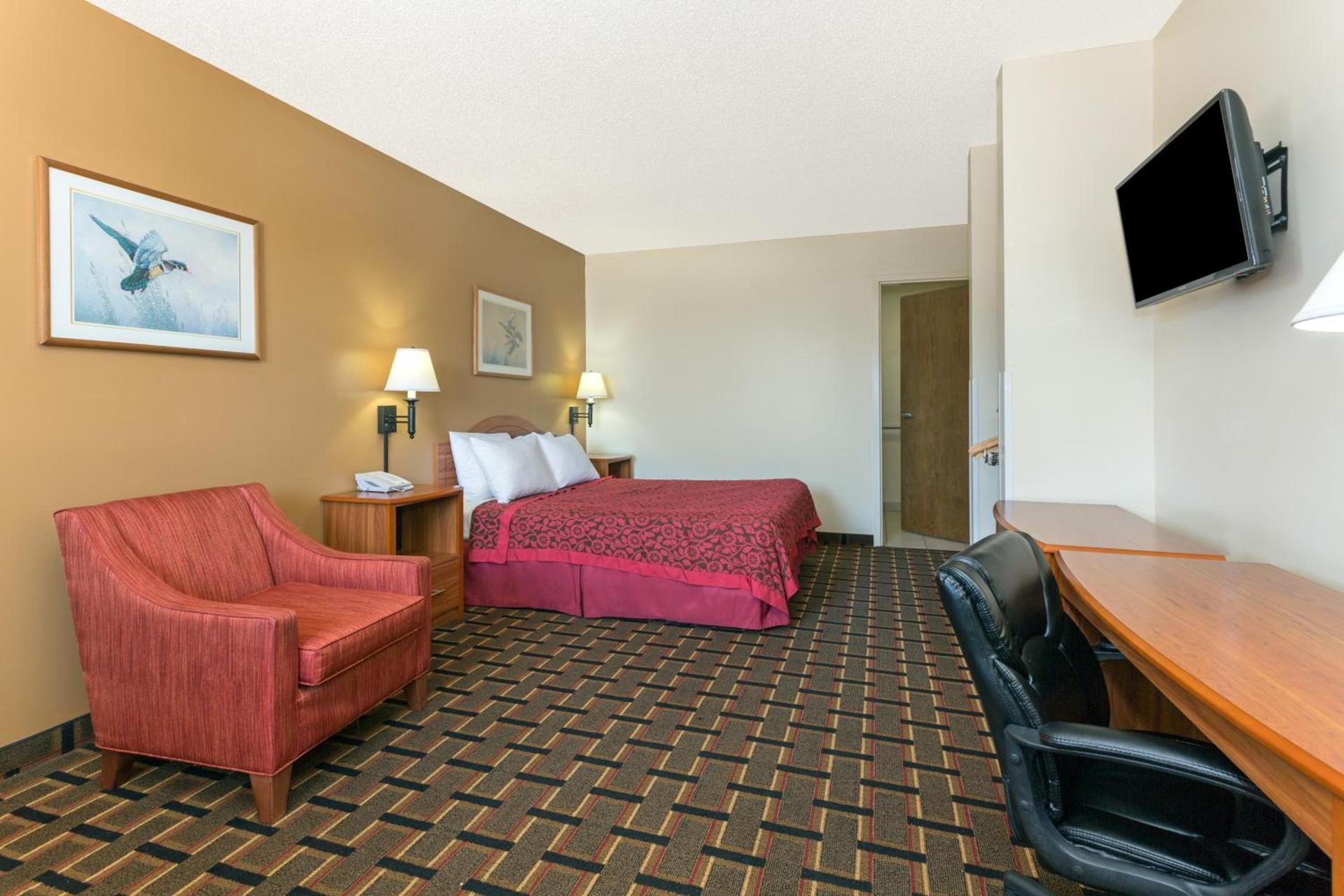 Days Inn by Wyndham Paxton photo 22