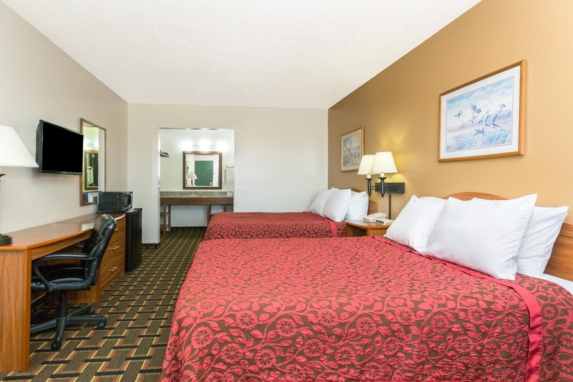 Days Inn by Wyndham Paxton photo 20