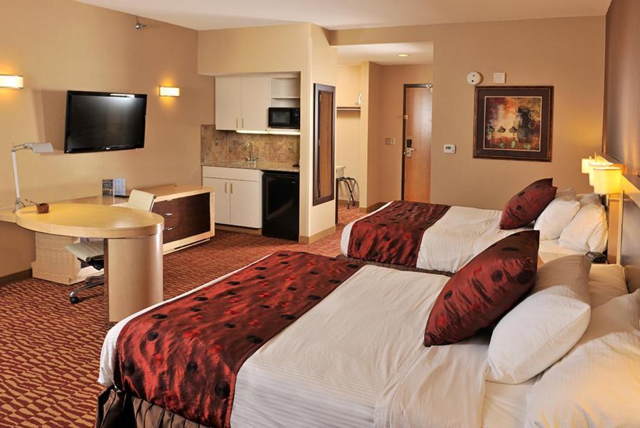 Lakeside Hotel Casino, a Travelodge by Wyndham photo 7