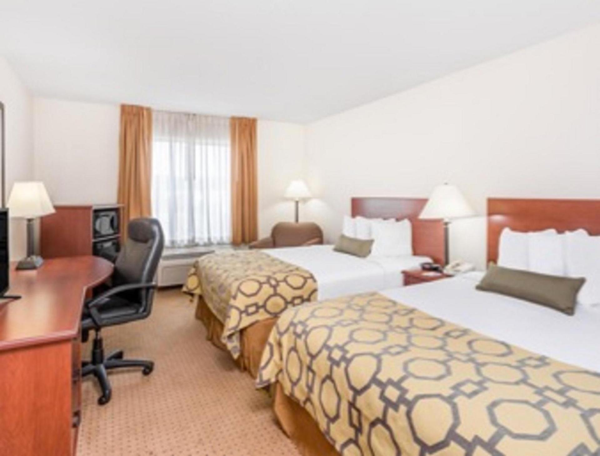 Baymont by Wyndham Cartersville photo 18