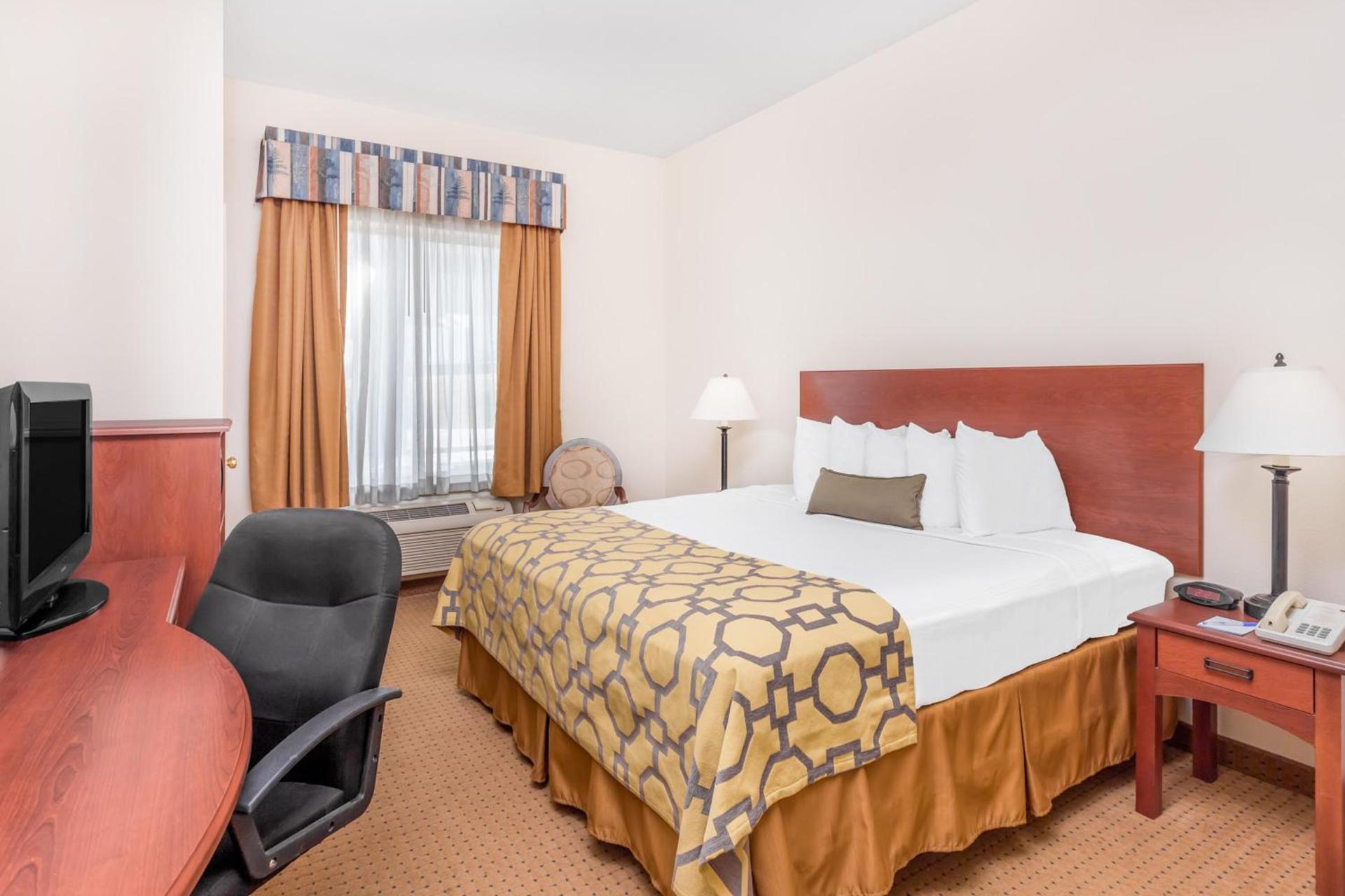 Baymont by Wyndham Cartersville photo 13