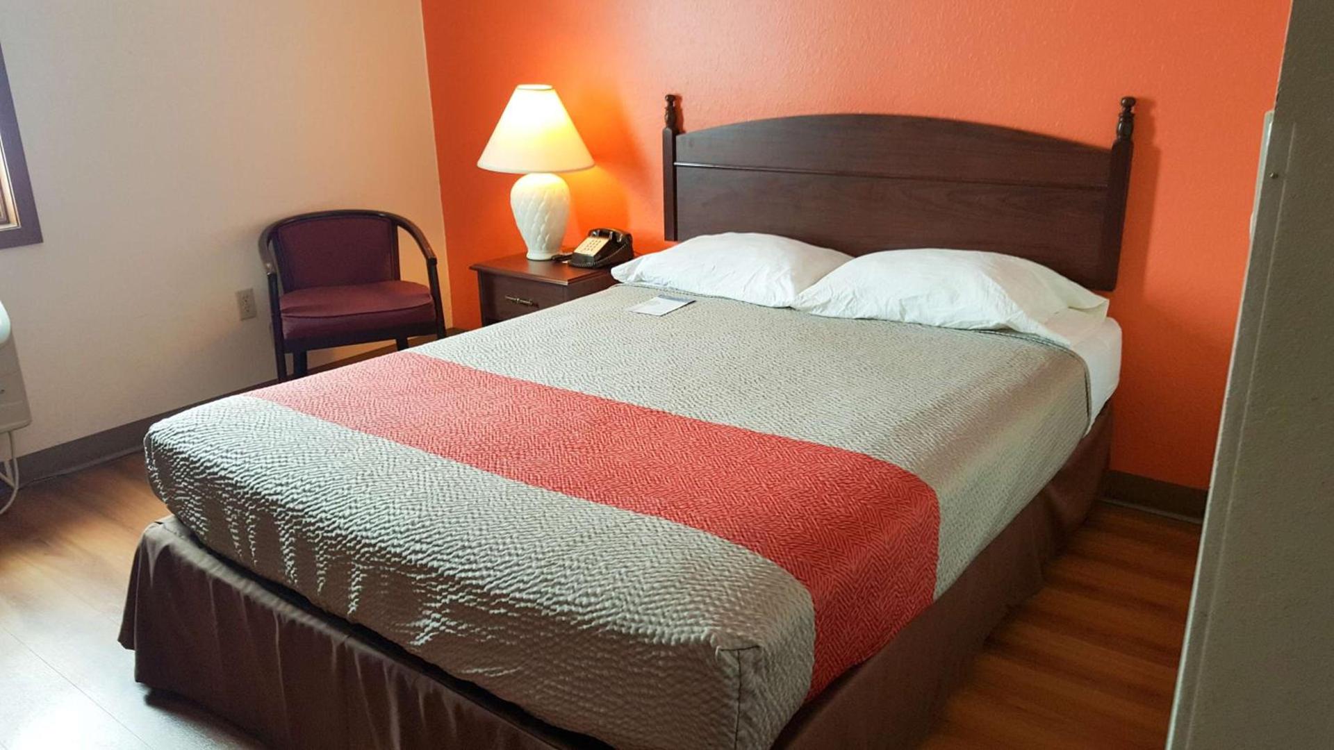 Motel 6-Saukville, WI photo 5