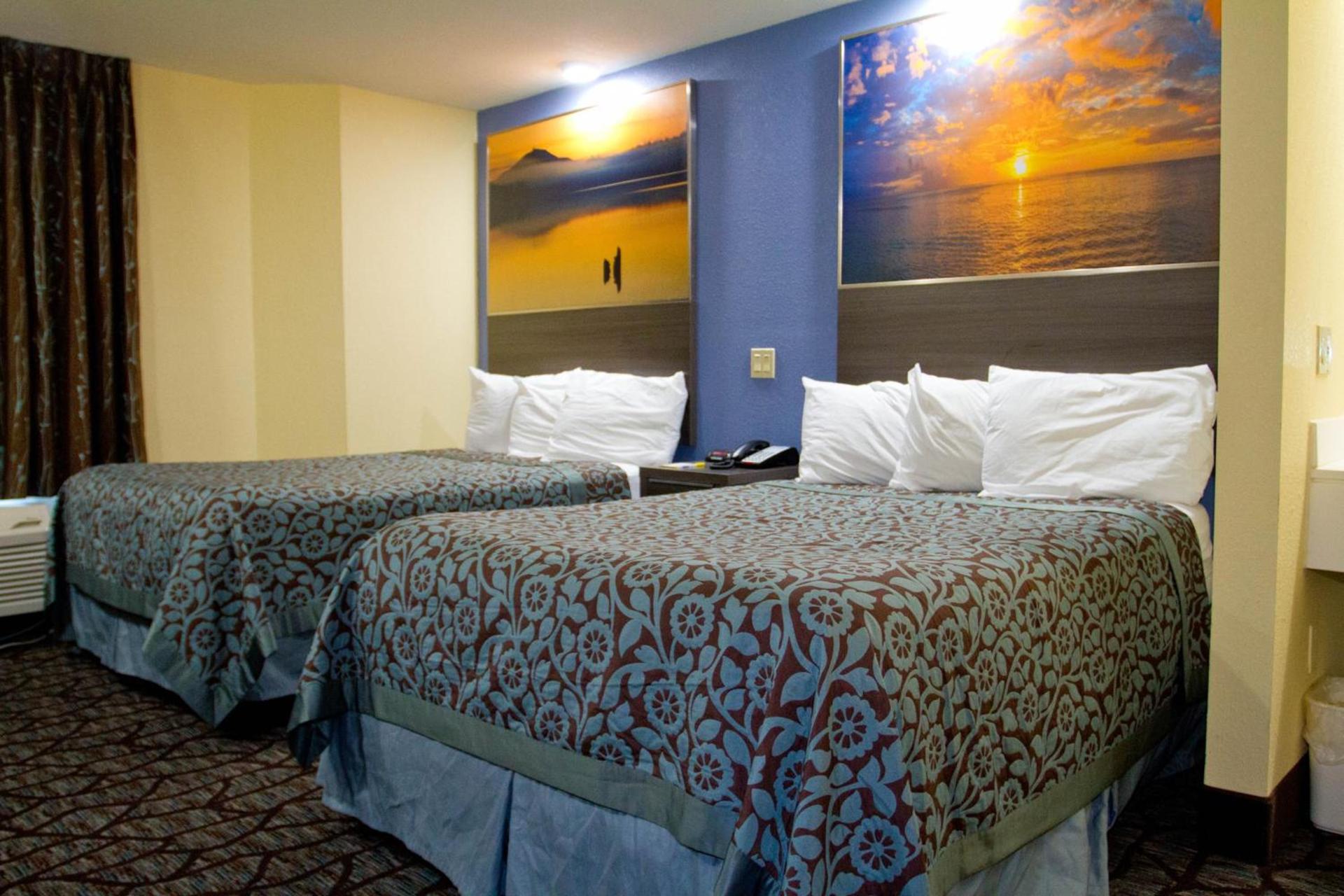 Days Inn by Wyndham Blue Springs photo 22