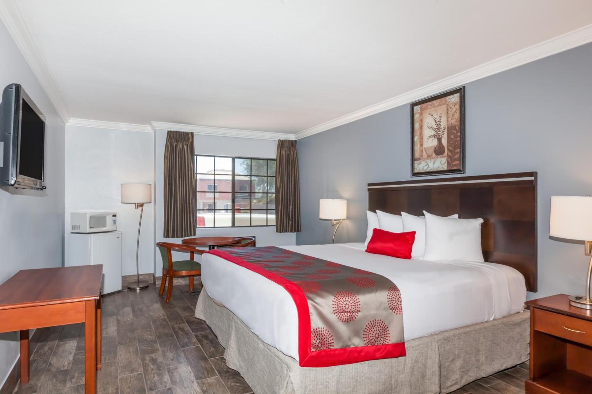 Ramada by Wyndham San Diego Poway Miramar photo 36