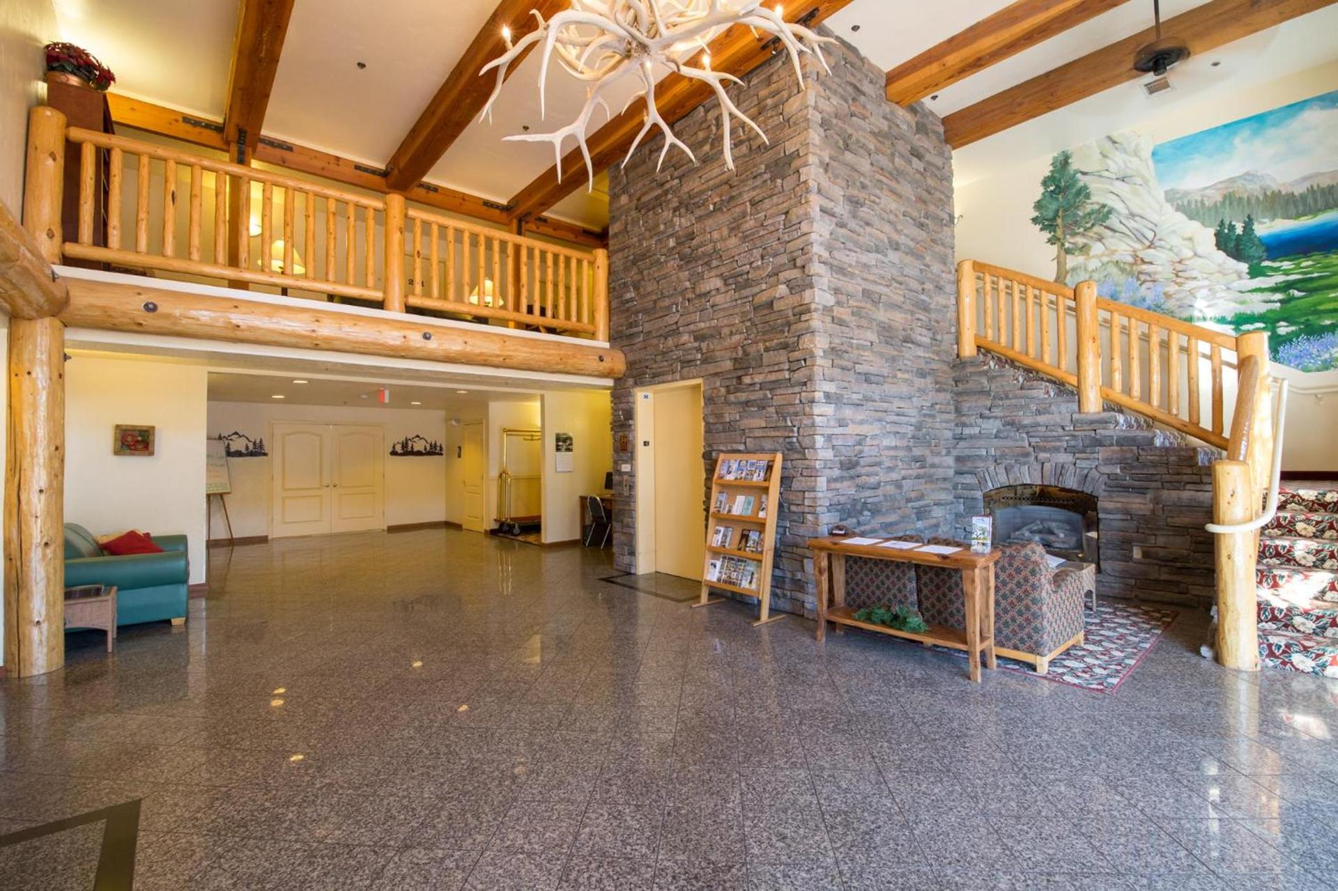 Murphys Suites photo 2