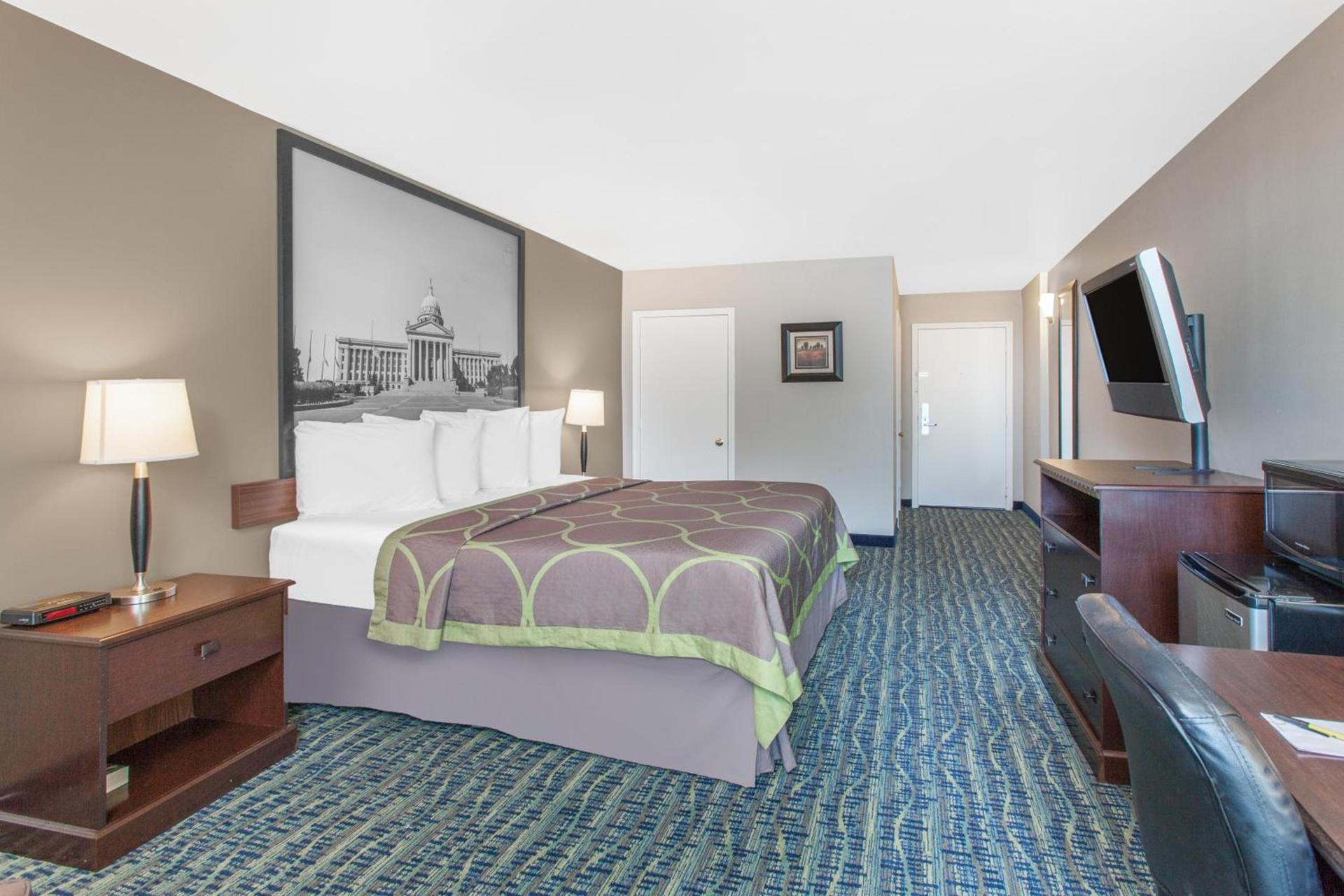 Super 8 by Wyndham Oklahoma City photo 20