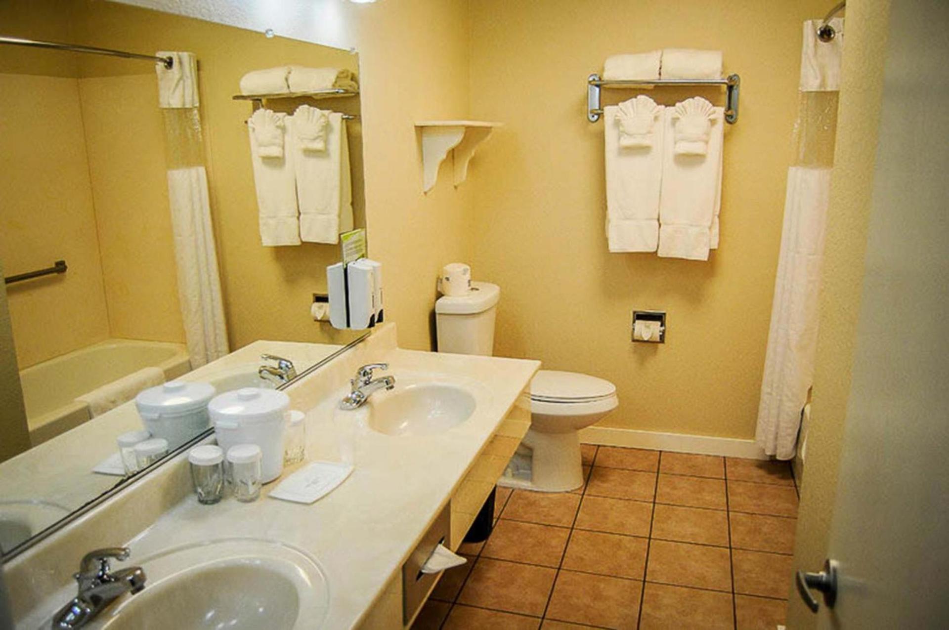 Stratford Inn photo 54