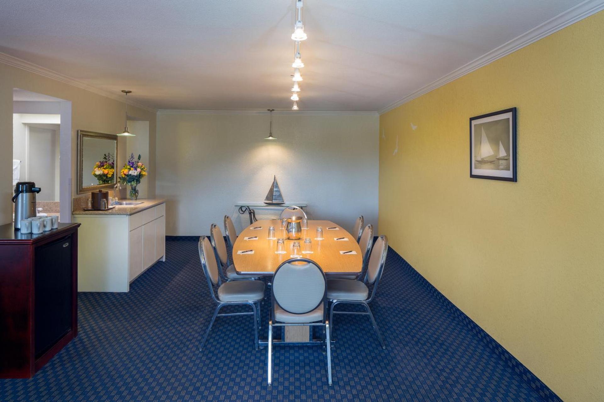 The Marina Inn on San Francisco Bay photo 32