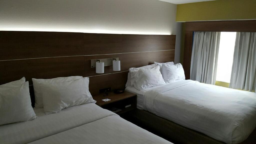 Holiday Inn Express Mount Pleasant- Scottdale by IHG photo 2
