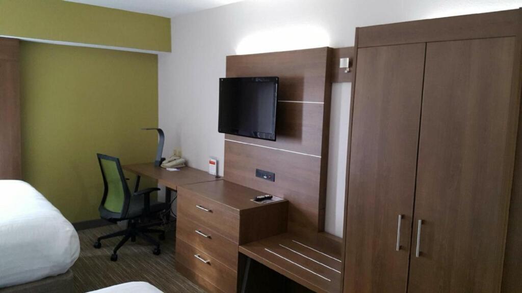 Holiday Inn Express Mount Pleasant- Scottdale by IHG photo 4