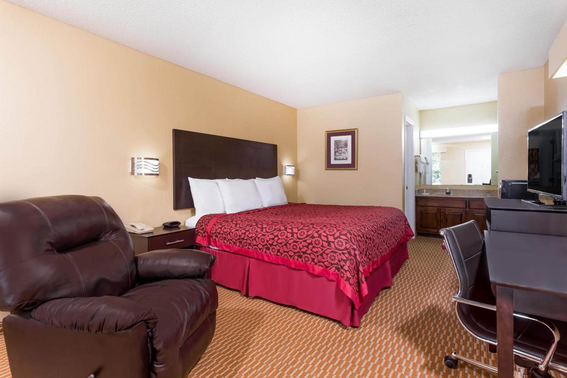 Days Inn by Wyndham Simpsonville photo 23