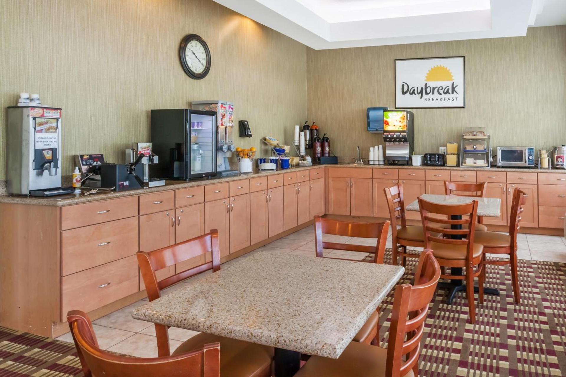 Days Inn by Wyndham Windsor Locks / Bradley Intl Airport photo 20