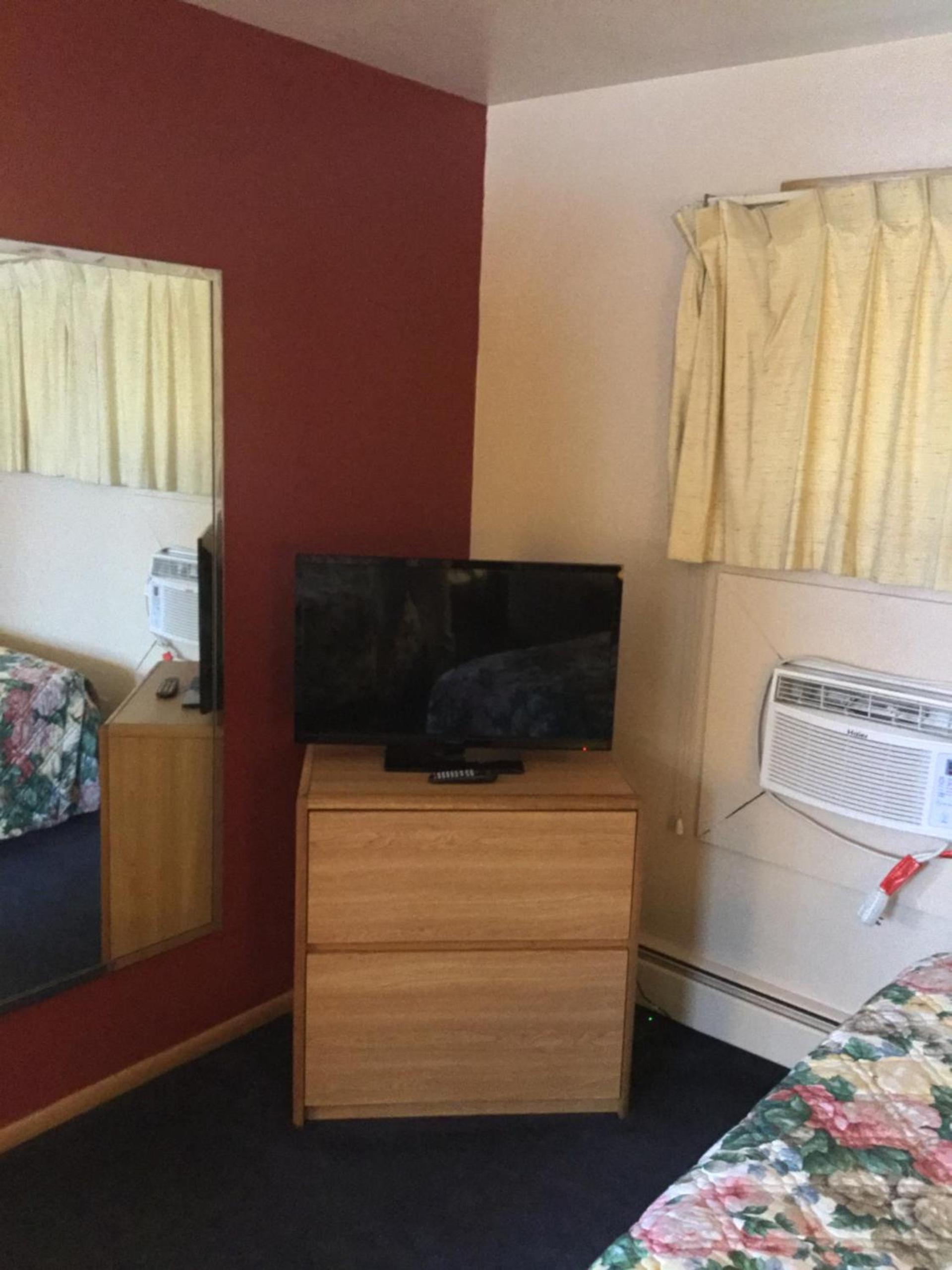 Parkway Motel photo 9
