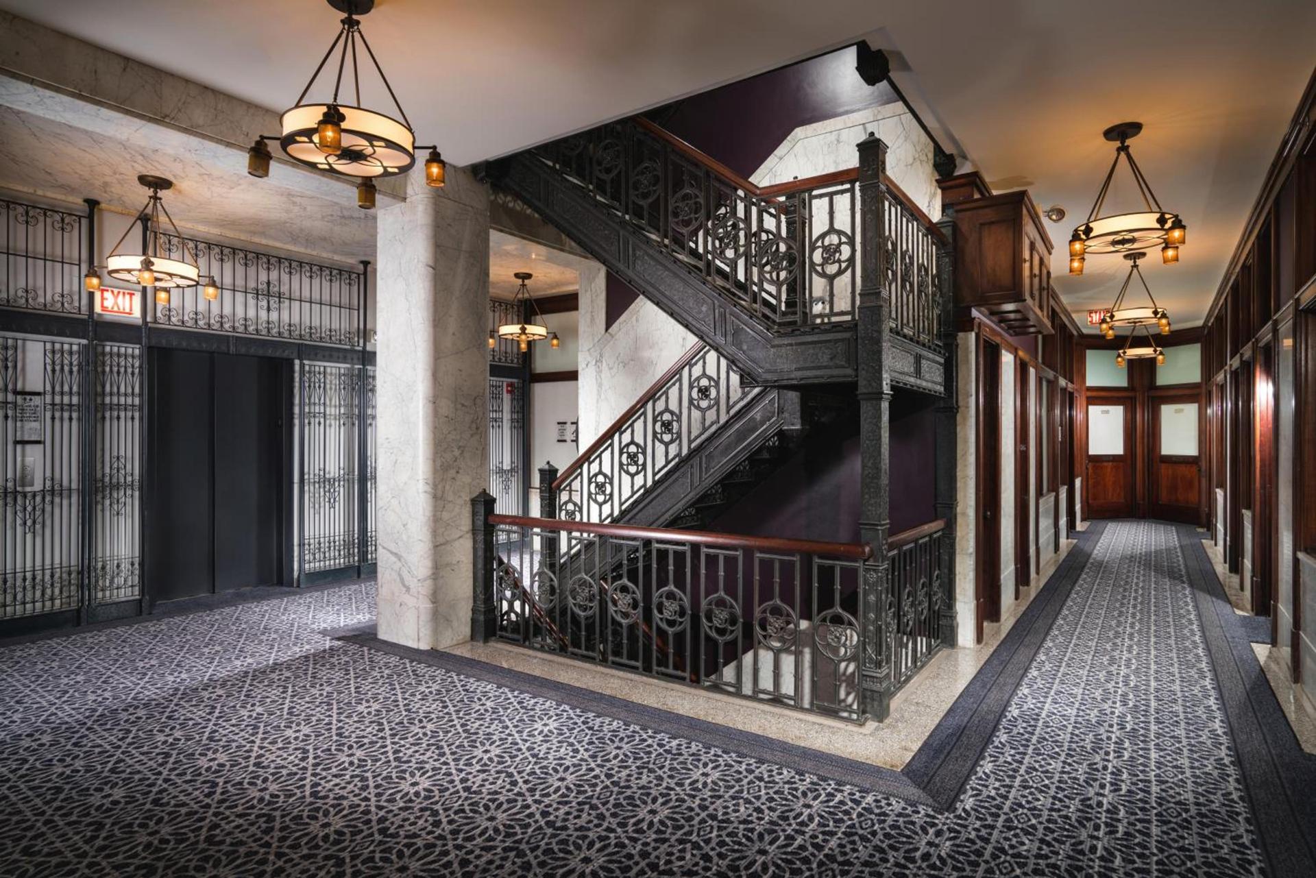 Staypineapple, An Iconic Hotel, The Loop photo 18