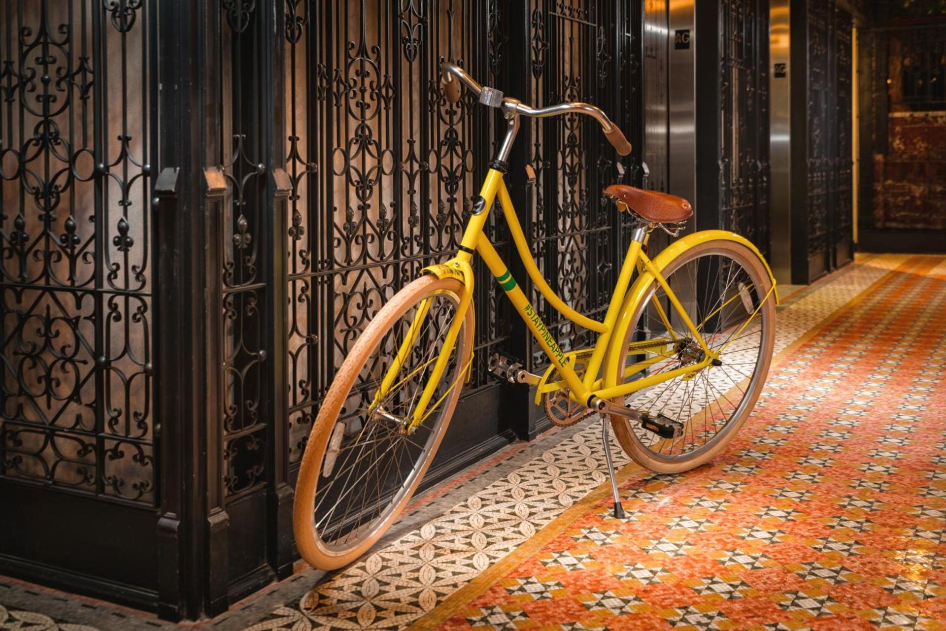 Staypineapple, An Iconic Hotel, The Loop photo 17