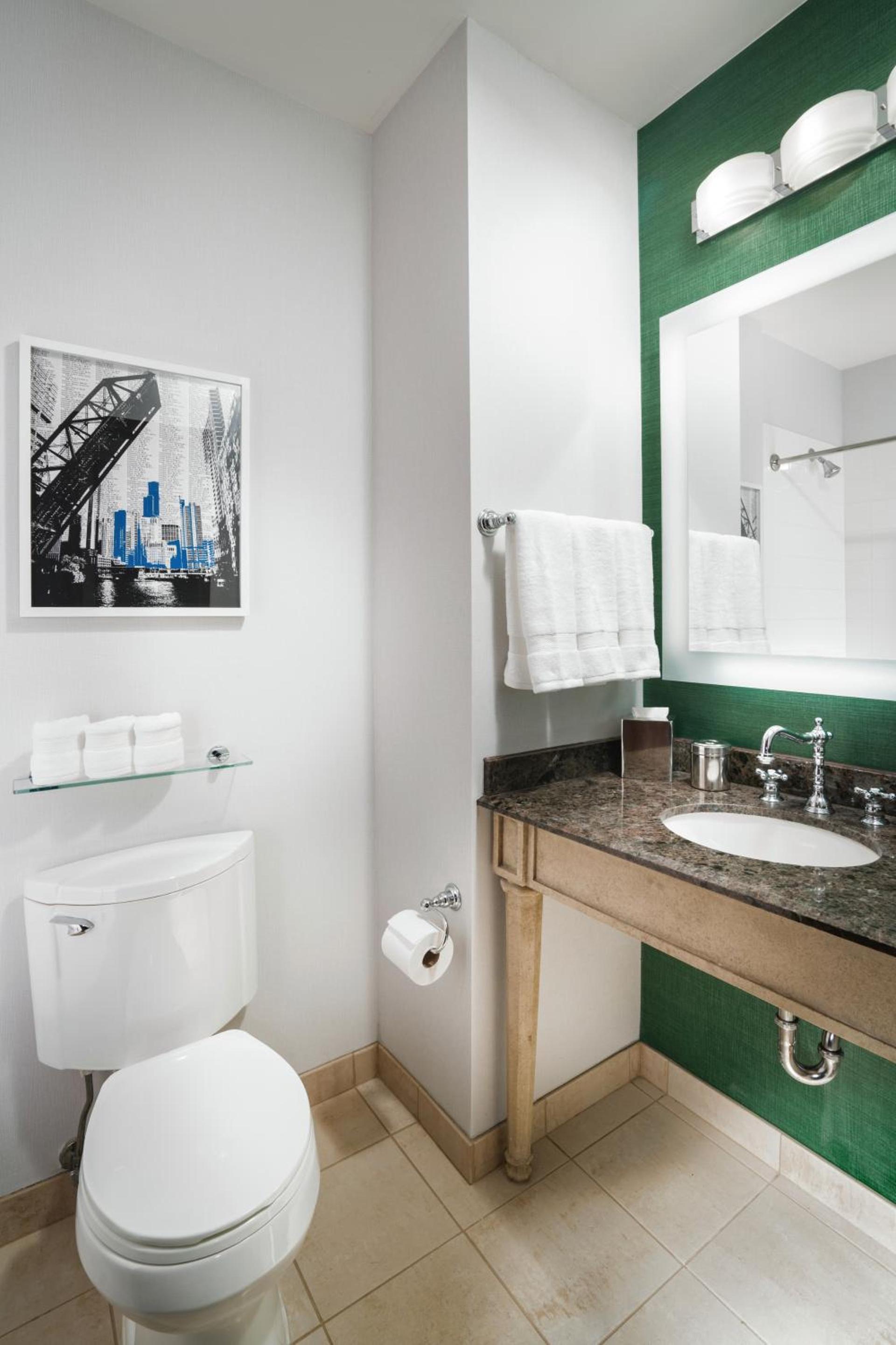 Staypineapple, An Iconic Hotel, The Loop photo 44