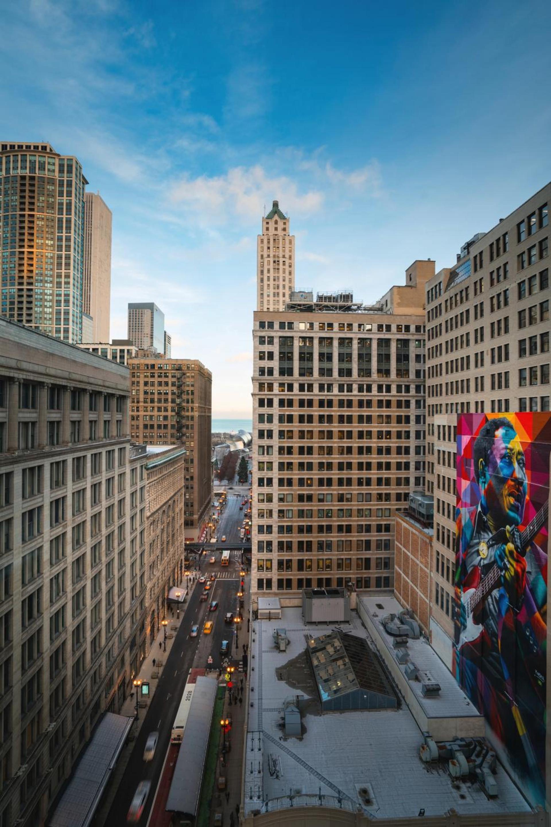 Staypineapple, An Iconic Hotel, The Loop photo 11