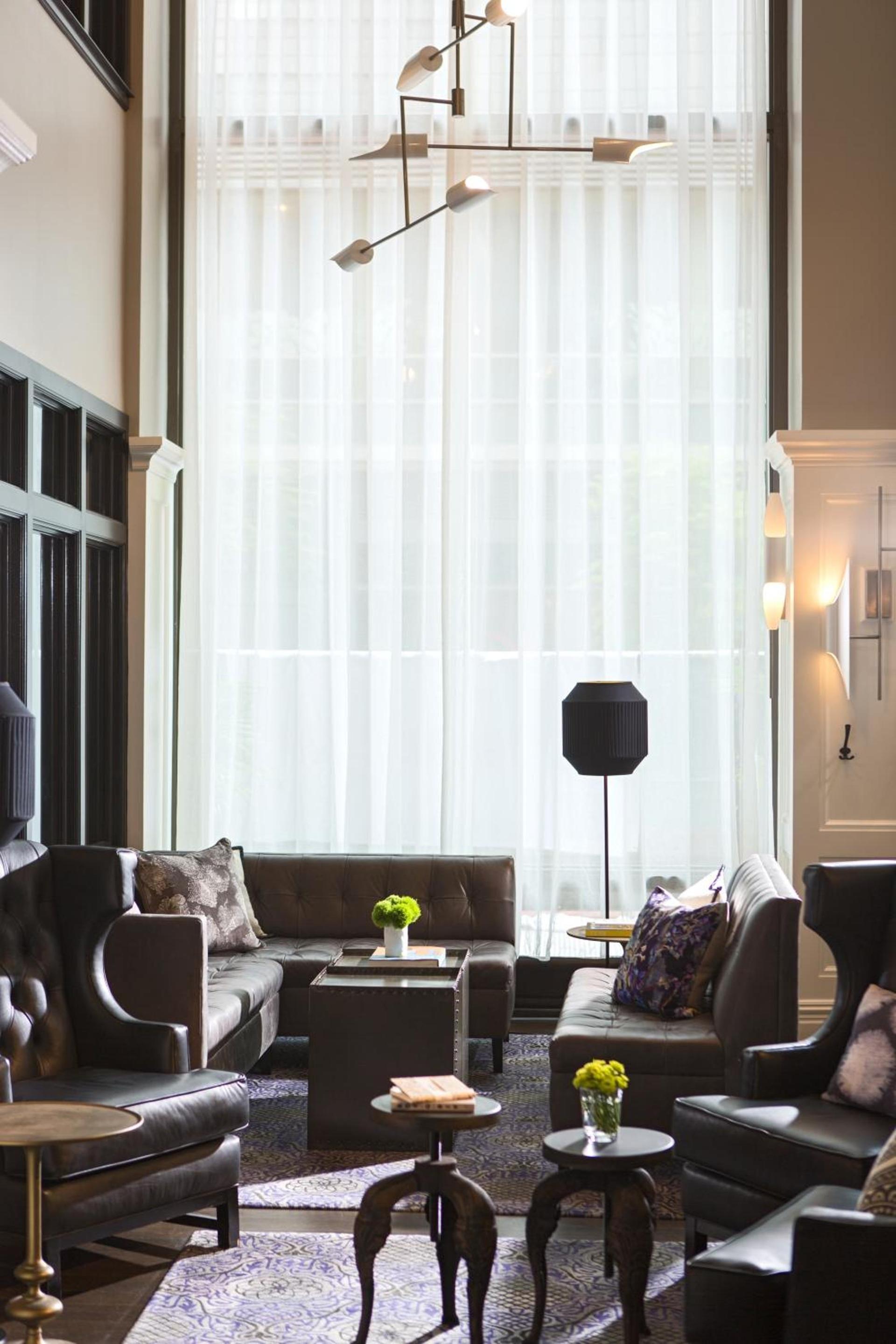 Staypineapple, An Iconic Hotel, The Loop photo 13