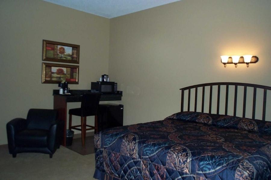 Americas Best Value Inn Big Lake Becker photo 4