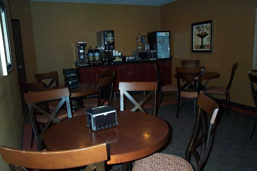 Americas Best Value Inn Big Lake Becker photo 2