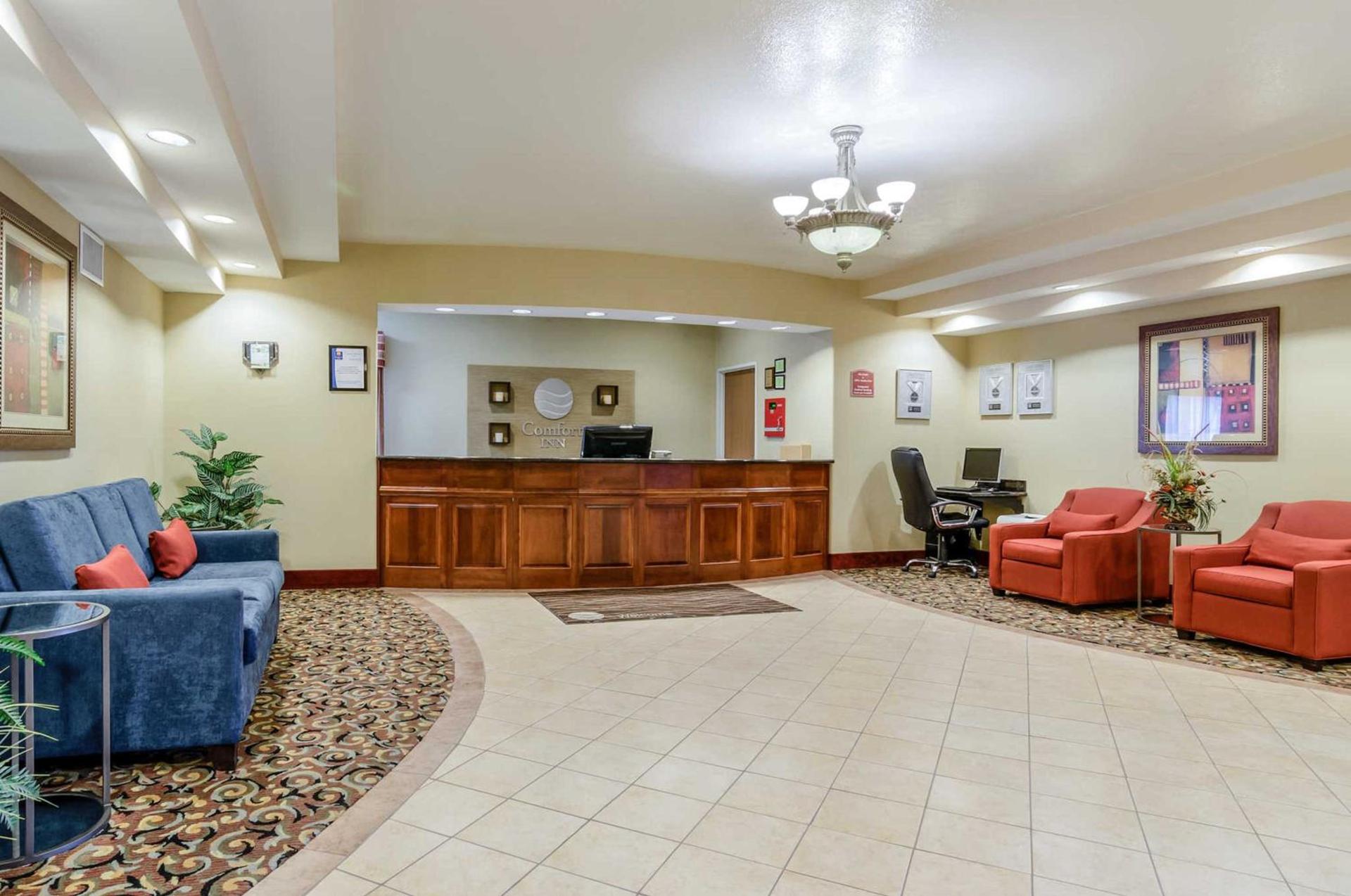 Super 8 by Wyndham Great Bend photo 3