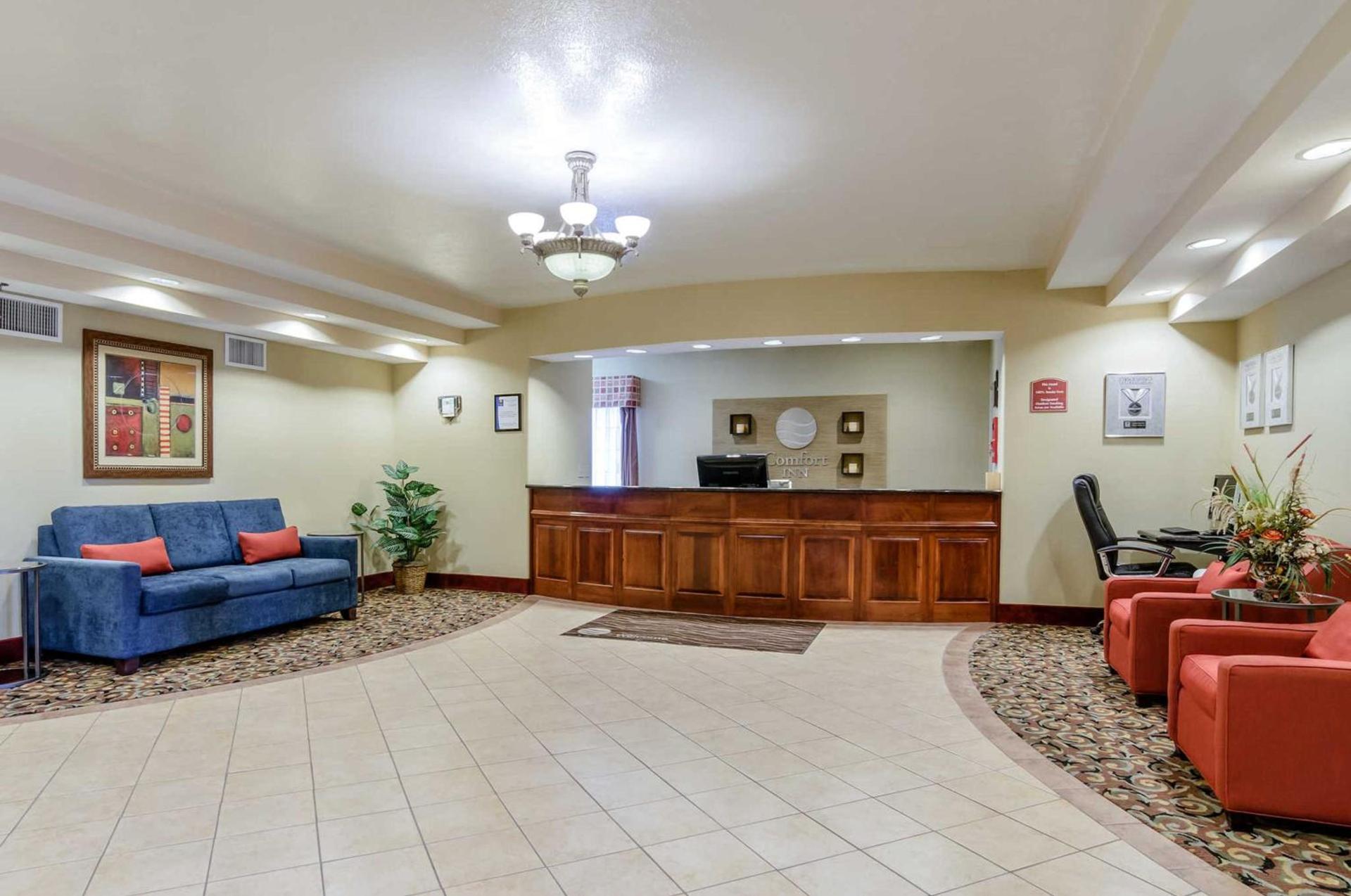 Super 8 by Wyndham Great Bend photo 4
