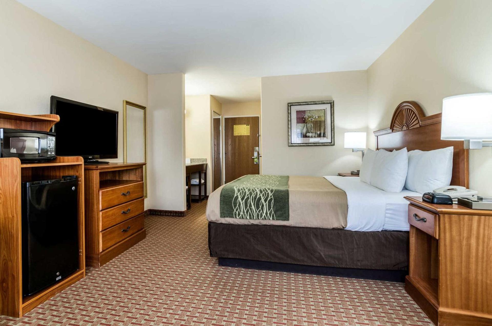 Super 8 by Wyndham Great Bend photo 20