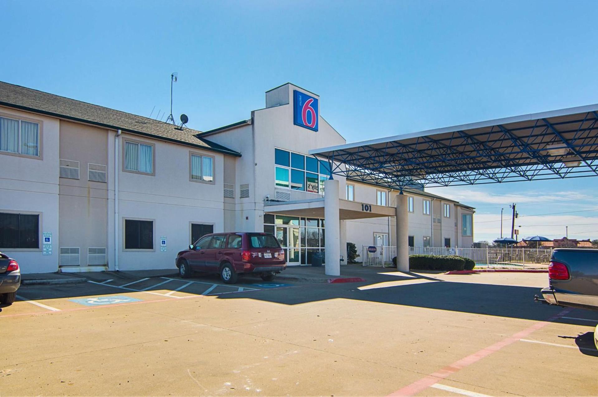 Motel 6-Terrell, TX photo 3