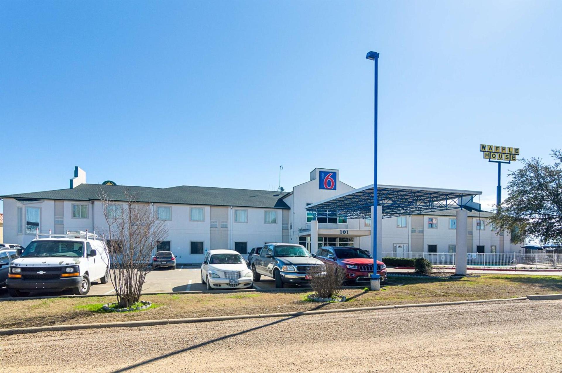 Motel 6-Terrell, TX photo 4
